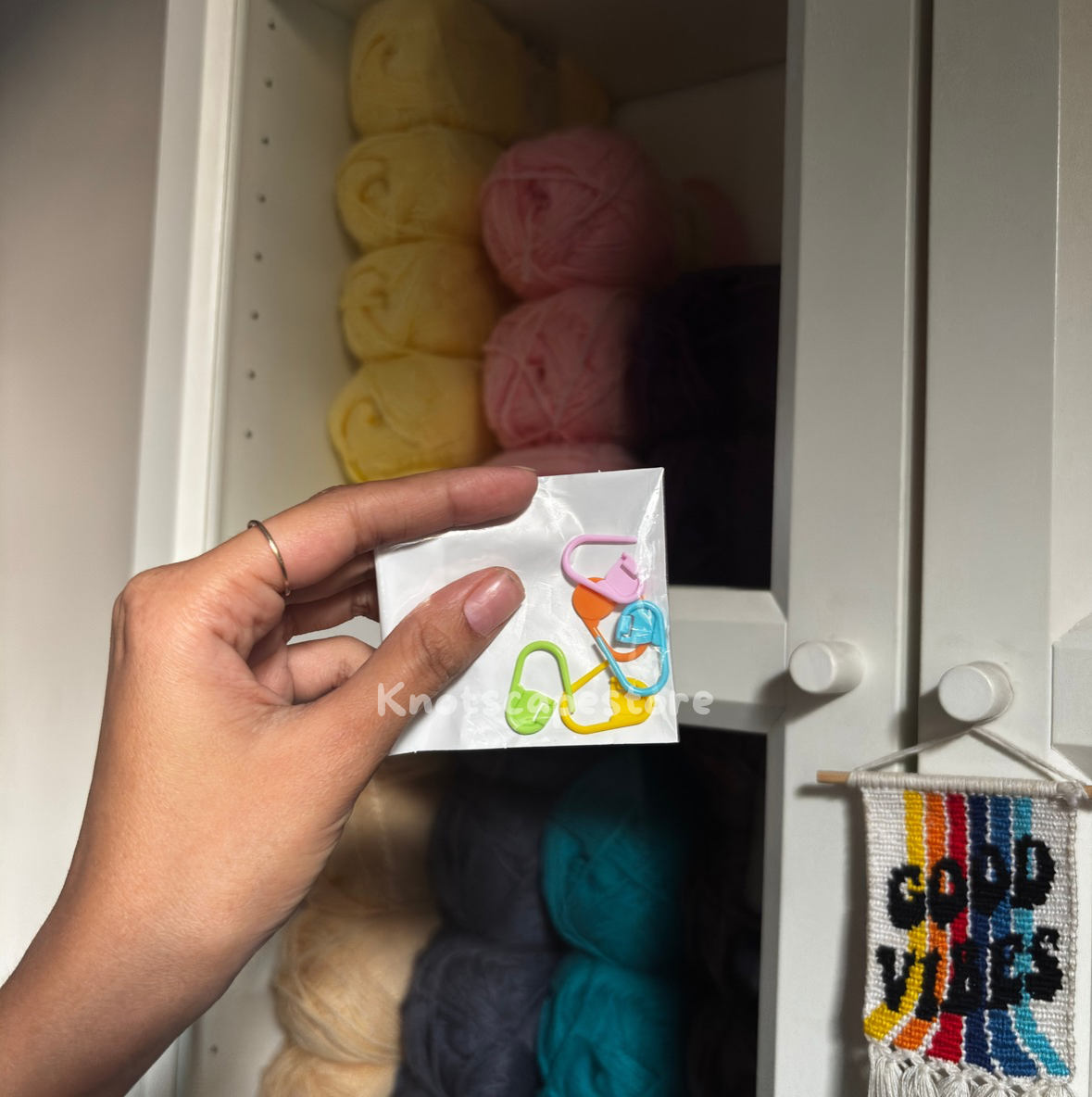 Crochet Stitch Markers | Colorful Locking Markers Set